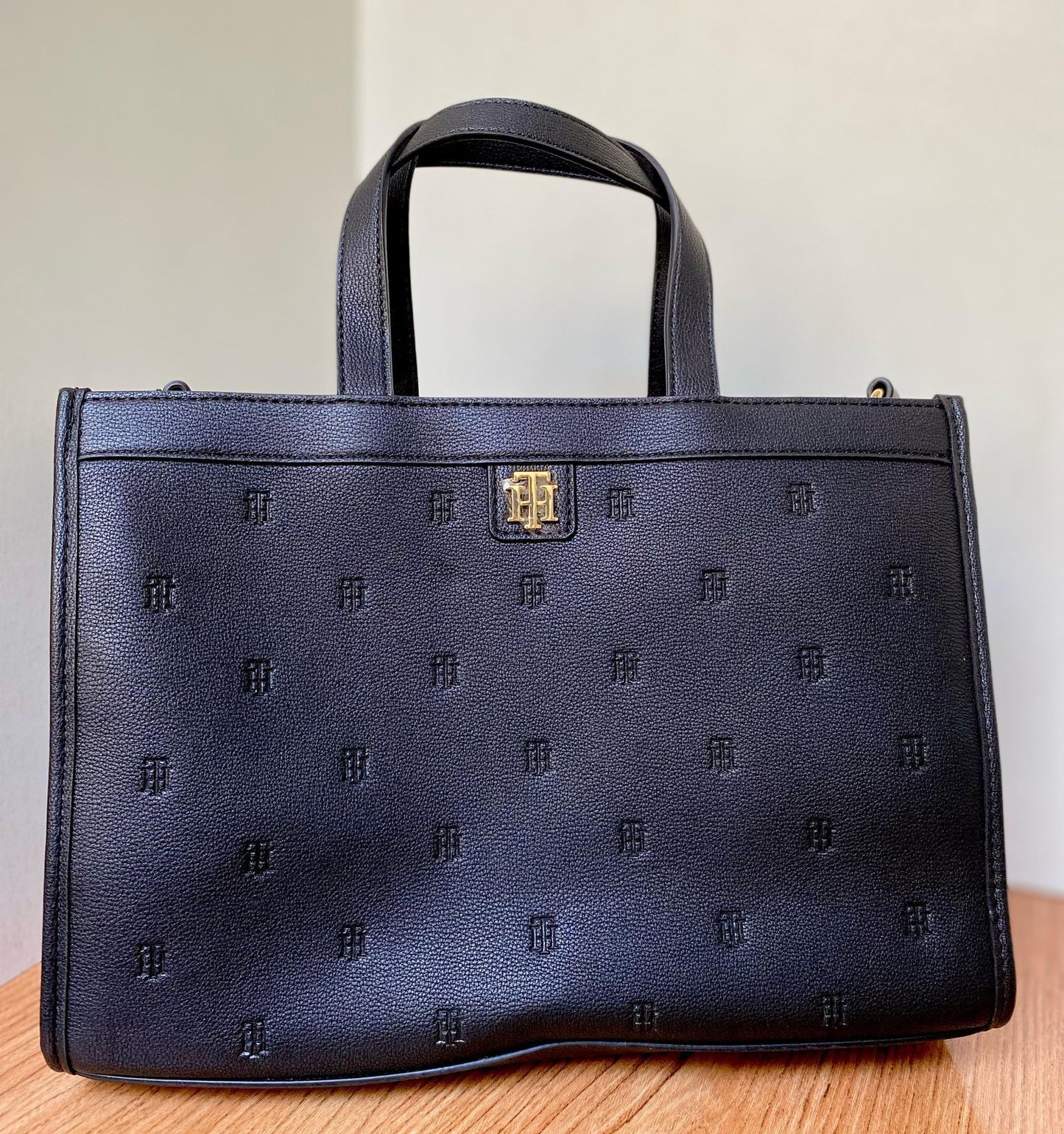 Bolso "Monograma Grabado" TH Negro